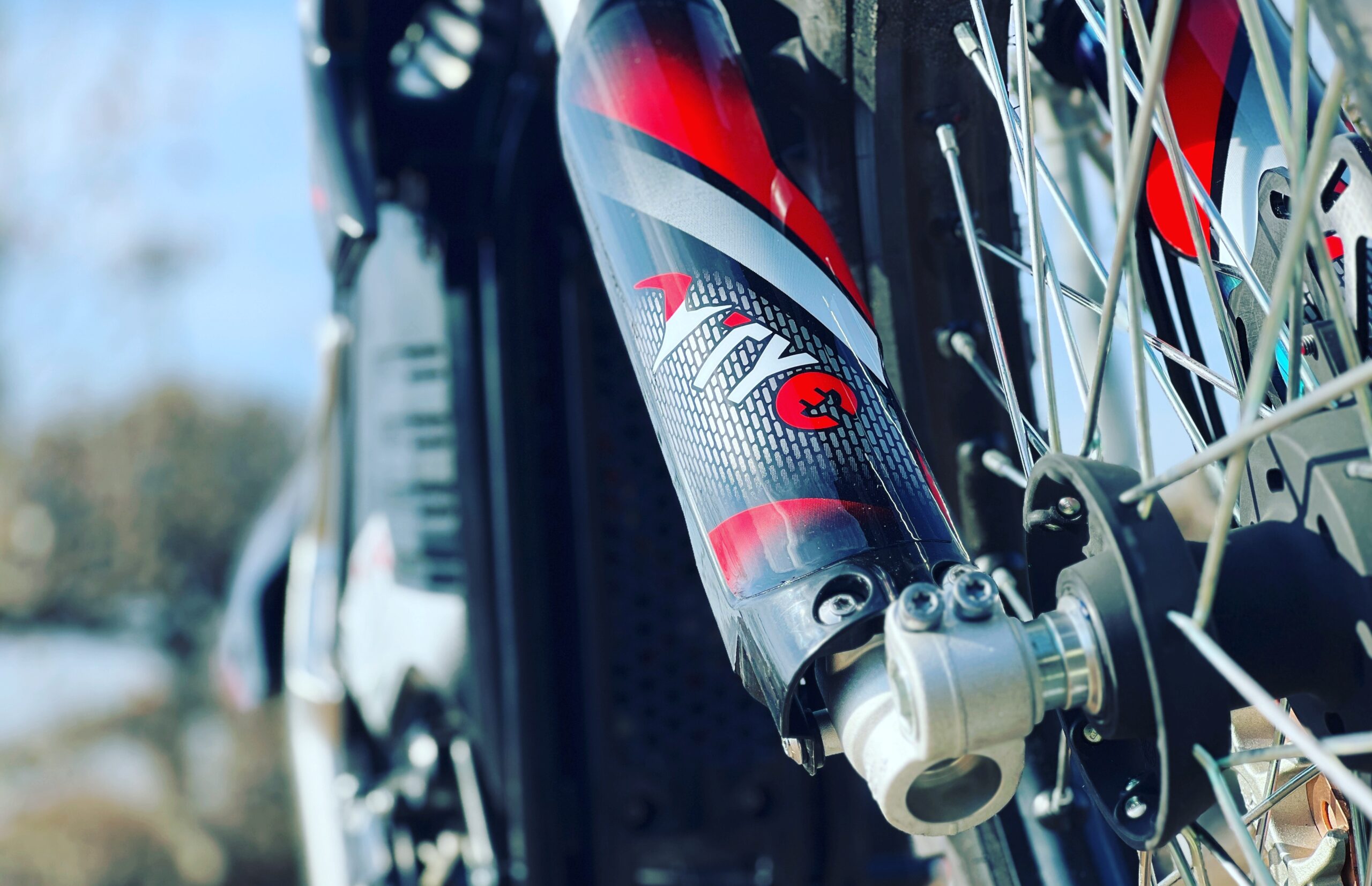 The Pros and Cons of E-Dirt Bikes