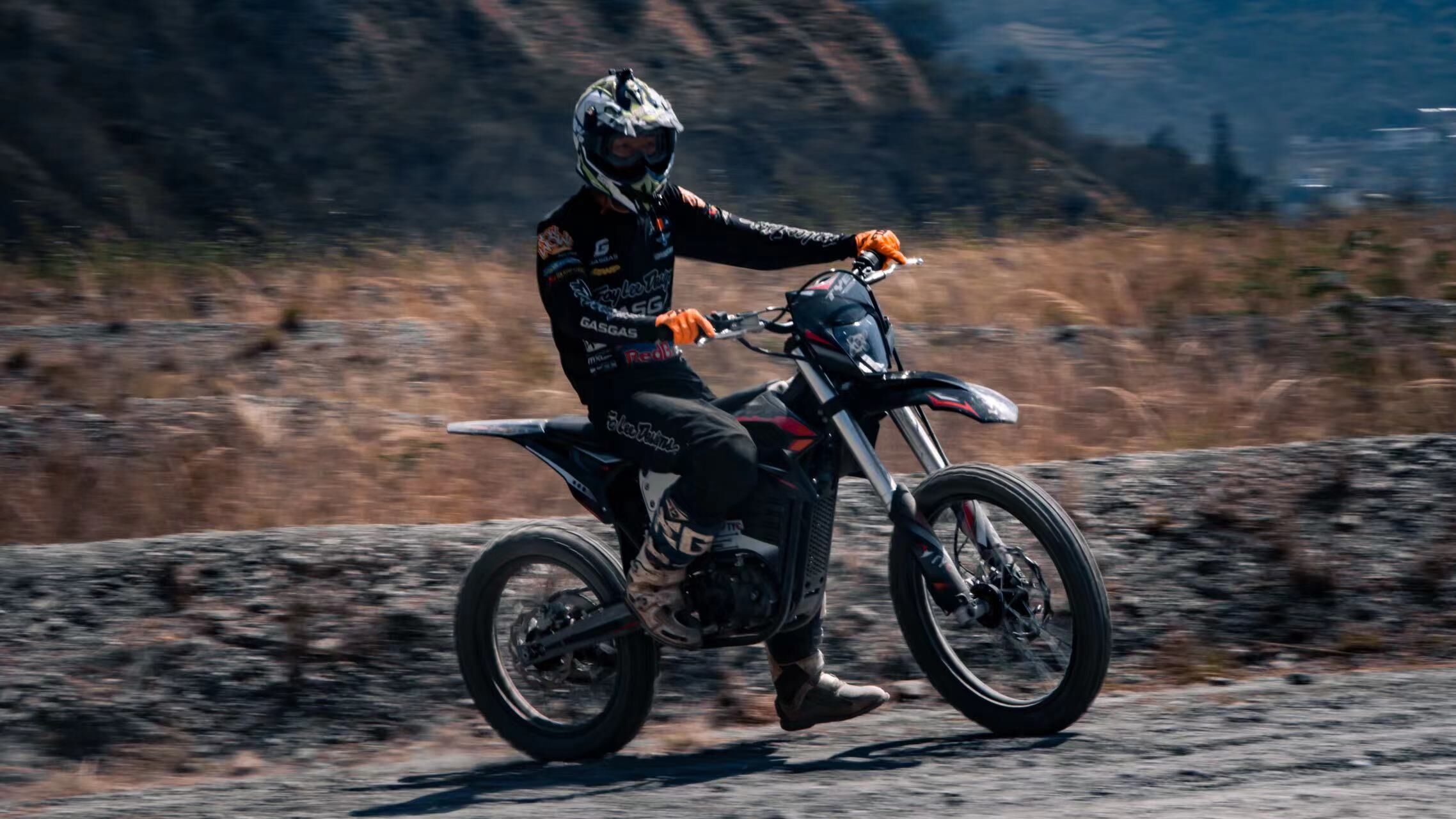 10 Reasons Why Your Next Dirt Bike Should Be Electric